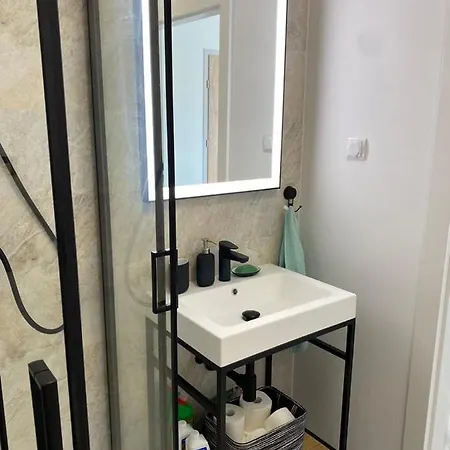 33 Nad Ilawka Apartment *